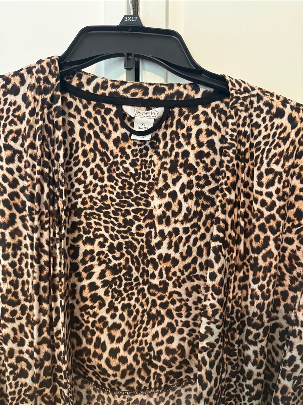 Leopard Print Ruffle robe - Picture 2 of 4